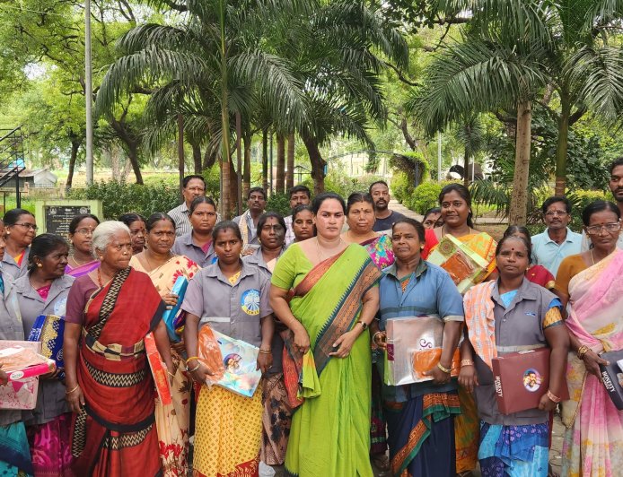 *மக்கள் விரும்பும் வேட்பாளர் சமூக சேவகி விடுதலை சிறுத்தைகள் கட்சியின் முன்னணி பொறுப்பாளர் கீ.காயத்திரி*