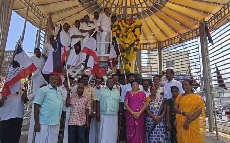 *தந்தை பெரியாரின் 148-வது பிறந்தநாளை முன்னிட்டு, அம்மா மக்கள் முன்னேற்றக் கழகம் சார்பில் திருச்சியில் பெரியார் சிலைக்கு மாலை அணிவித்து மரியாதை*