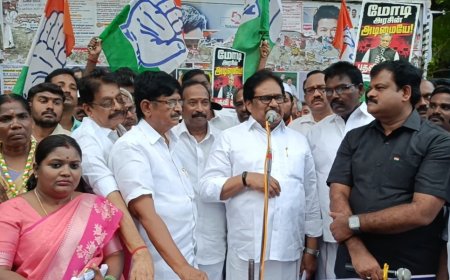 *வாக்கு திருட்டு விவகாரம் தொடர்பாக தேர்தல் ஆணையத்தை கண்டித்தும், தலைமை தேர்தல் ஆணையர் ஞானேஷ் குமார் பதவி விலக வலியுறுத்தியும், காங்கிரஸ் கமிட்டியின் சார்பில் திருச்சியில் கண்டன  ஆர்ப்பாட்டம்*
